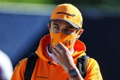 Norris mengharapkan tantangan hari balapan F1 atas rasa sakit di dada yang misterius