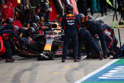 Red Bull membela pitstop F1 GP Inggris yang terlambat dari Verstappen