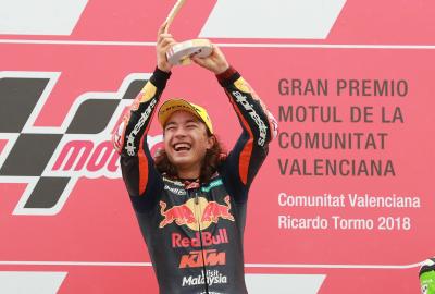 Moto3 Valencia: Oncu yang luar biasa meraih kemenangan bersejarah melalui debutnya