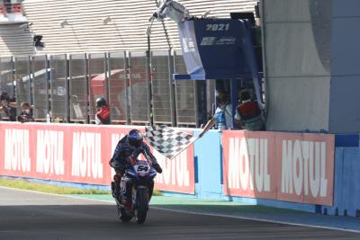 Toprak Razgatlioglu takes the flag Jerez WorldSBK race1, 26 September 2021