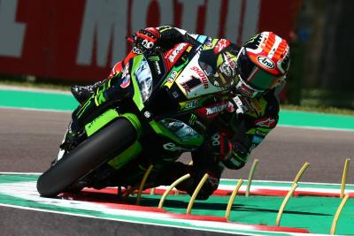 Last gasp Rea snatches FP2 lead from Davies
