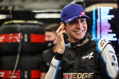 Di Balik Berlanjutnya Hubungan Mesra Esteban Ocon dengan Alpine