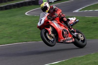 Hislop takes double Cadwell Park victories.