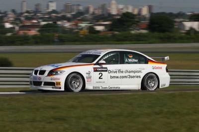 Curitiba 2007: Farfus leads BMW domination.