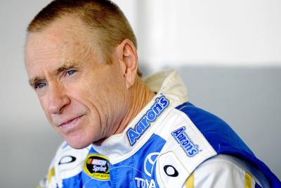 Mark Martin to sub for injured Hamlin