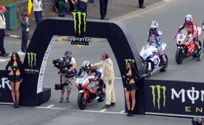 TT2014: Triple winner Dunlop staying grounded