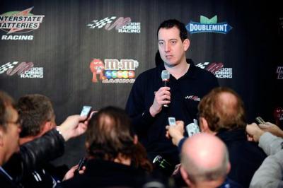 Kyle Busch extends contract with JGR