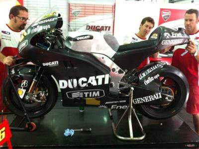 Narrower V-angle for Ducati GP12 engine?