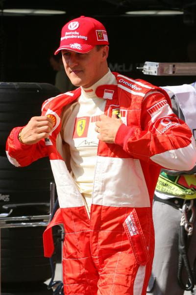  Sao Paulo, Brasil , Michael Schumacher (GER), Scuderia Ferrari setelah sesi kualifikasi yang buruk - Dunia Formula 1