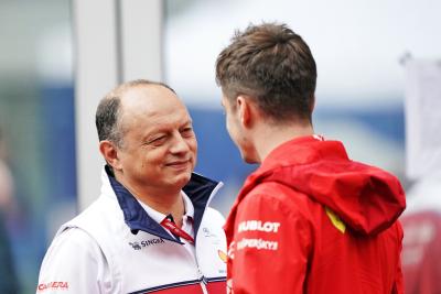 (L ke R ): Frederic Vasseur (FRA) Alfa Romeo Racing Team Principal bersama Charles Leclerc (MON) Ferrari.