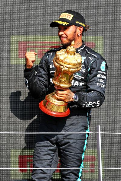 Race winner Lewis Hamilton (GBR) Mercedes AMG F1 celebrates on the
