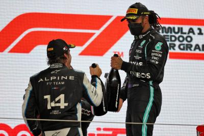 (L to R): Fernando Alonso (ESP) Alpine F1 Team celebrates his third position with race winner Lewis Hamilton (GBR) Mercedes