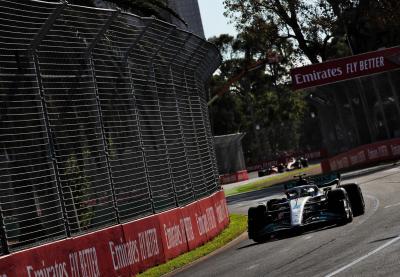 Lewis Hamilton (GBR) ) Mercedes AMG F1 W13. Kejuaraan Dunia Formula 1, Rd 3, Grand Prix Australia, Albert Park,