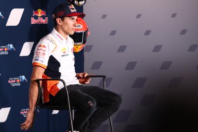 Marc Marquez, arm stretching, Spanish MotoGP. 28 April