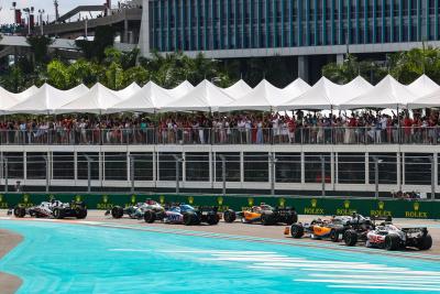 start of the race Formula 1 World Championship, Rd 5, Miami Grand Prix, Miami, Florida, USA, Race Day.- www.xpbimages.com,