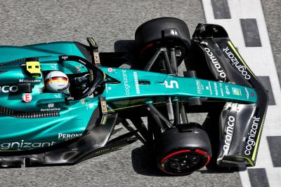 Sebastian Vettel (GER) ) Aston Martin F1 Team AMR22. Kejuaraan Dunia Formula 1, Rd 6, Grand Prix Spanyol, Barcelona,