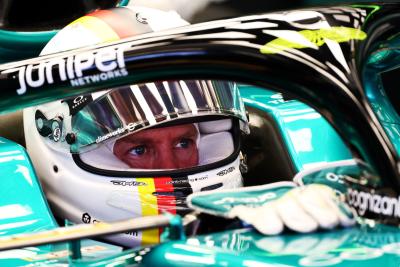 Sebastian Vettel (GER) ) Aston Martin F1 Team AMR22. Kejuaraan Dunia Formula 1, Rd 6, Grand Prix Spanyol, Barcelona,