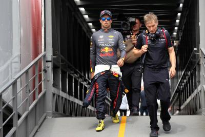 (L ke R) ): Sergio Perez (MEX) Red Bull Racing dengan Xavi Martos (ESP) Red Bull Racing F1 Team Physio. Formula 1 Dunia