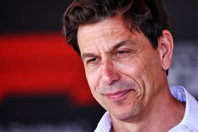 Toto Wolff (GER ) Pemegang Saham dan Direktur Eksekutif Mercedes AMG F1. Formula 1 World Championship, Rd 8, Azerbaijan Grand