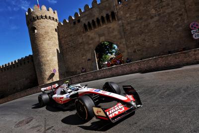 Mick Schumacher (GER) ) Haas VF-22. Kejuaraan Dunia Formula 1, Rd 8, Grand Prix Azerbaijan, Sirkuit Jalan Baku,