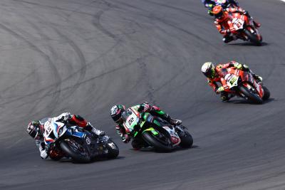 Scott Redding, Alex Lowes Alvaro Bautista dan Michael Ruben Rinaldi, balapan superpole Donington Park WorldSBK, 17 Juli