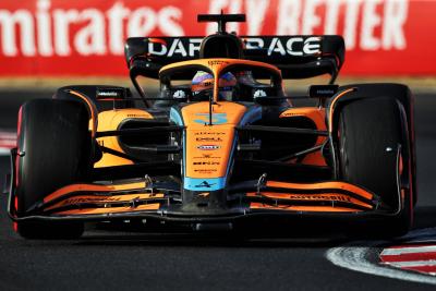 Daniel Ricciardo (AUS) ) McLaren MCL36. Kejuaraan Dunia Formula 1, Rd 13, Hungarian Grand Prix, Budapest, Hungaria,