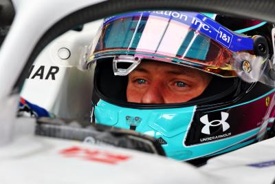 Mick Schumacher (GER ) Haas VF-22. Kejuaraan Dunia Formula 1, Rd 13, Hungarian Grand Prix, Budapest, Hungaria, Qualifying
