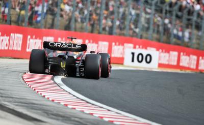 Max Verstappen (NLD) ) Red Bull Racing RB18. Kejuaraan Dunia Formula 1, Rd 13, Hungarian Grand Prix, Budapest, Hungaria,