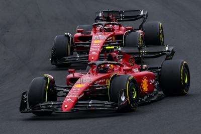 Carlos Sainz Jr ( ESP), Scuderia Ferrari dan Charles Leclerc (FRA), Kejuaraan Dunia Formula 1 Scuderia Ferrari, Rd 13,