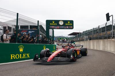 Charles Leclerc (MON) ) Ferrari F1-75 meninggalkan pit. Kejuaraan Dunia Formula 1, Rd 14, Grand Prix Belgia, Spa