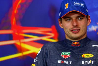 Max Verstappen (NLD) ) Red Bull Racing dalam Konferensi Pers FIA pasca balapan. Kejuaraan Dunia Formula 1, Rd 14, Belgian