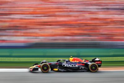 Sergio Perez (MEX) ) Red Bull Racing RB18. Kejuaraan Dunia Formula 1, Rd 14, Grand Prix Belanda, Zandvoort, Belanda,