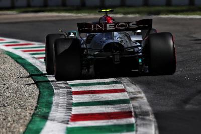 Lewis Hamilton (GBR) ) Mercedes AMG F1 W13. Kejuaraan Dunia Formula 1, Rd 16, Grand Prix Italia, Monza, Italia,