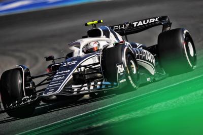 Yuki Tsunoda (JPN) ) AlphaTauri AT03. Kejuaraan Dunia Formula 1, Rd 16, Grand Prix Italia, Monza, Italia, Hari Balapan. -