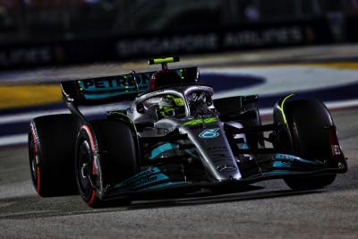 Lewis Hamilton (GBR) Mercedes AMG F1 W13. Formula 1 World Championship, Rd 17, Singapore Grand Prix, Marina Bay Street