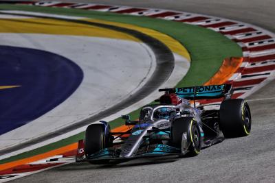 George Russell (GBR) Mercedes AMG F1 W13. Formula 1 World Championship, Rd 17, Singapore Grand Prix, Marina Bay Street