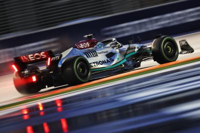 George Russell (GBR) Mercedes AMG F1 W13. Kejuaraan Dunia Formula 1, Rd 17, Grand Prix Singapura, Jalan Marina Bay