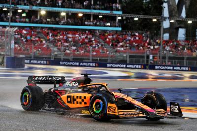 Daniel Ricciardo (AUS) McLaren MCL36. Formula 1 World Championship, Rd 17, Singapore Grand Prix, Marina Bay Street