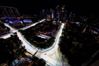 Max Verstappen (NLD) Red Bull Racing RB18. Formula 1 World Championship, Rd 17, Singapore Grand Prix, Marina Bay Street