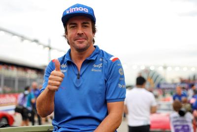 Fernando Alonso (ESP) Alpine F1 Team on the drivers parade. Formula 1 World Championship, Rd 17, Singapore Grand Prix,