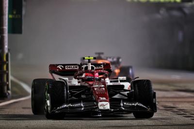 Guanyu Zhou (CHN) Alfa Romeo F1 Team C42. Formula 1 World Championship, Rd 17, Singapore Grand Prix, Marina Bay Street