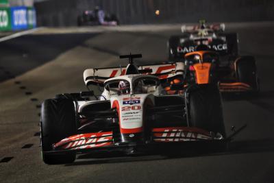 Kevin Magnussen (DEN) Haas VF-22. Formula 1 World Championship, Rd 17, Singapore Grand Prix, Marina Bay Street Circuit,