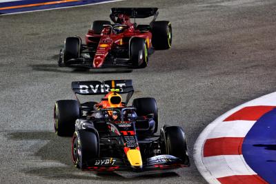 Sergio Perez (MEX) Red Bull Racing RB18. Formula 1 World Championship, Rd 17, Singapore Grand Prix, Marina Bay Street