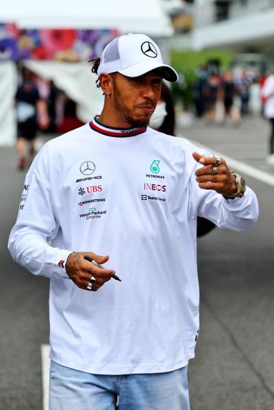 Lewis Hamilton (GBR) Mercedes AMG F1. Formula 1 World Championship, Rd 18, Japanese Grand Prix, Suzuka, Japan, Preparation