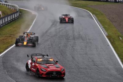 Max Verstappen (NLD) Red Bull Racing RB18 leads behind the Mercedes AMG FIA Safety Car. Formula 1 World Championship, Rd