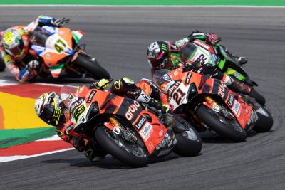 Alvaro Bautista, Michael Ruben Rinaldi dan Alex Lowes, balapan WorldSBK Portugis2, 9 Oktober