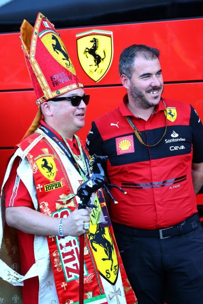 A Ferrari fan. Formula 1 World Championship, Rd 19, United States Grand Prix, Austin, Texas, USA, Practice Day.-