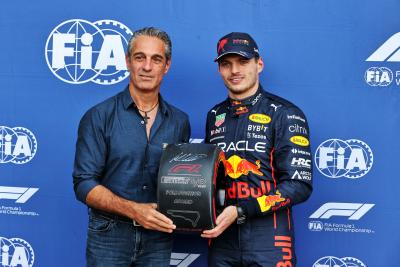 Max Verstappen (NLD) Red Bull Racing (Right) receives the Pirelli Pole Position Award from Carlos Slim Domit (MEX) Chairman