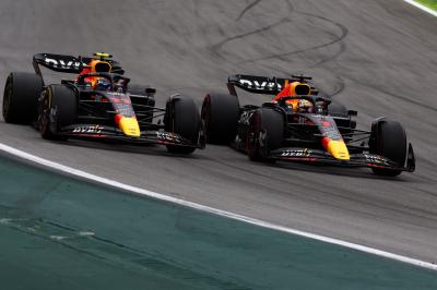 Sergio Perez (MEX), Red Bull Racing dan Max Verstappen (NLD), Kejuaraan Dunia Formula 1 Red Bull Racing, Rd 21,