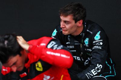 Pemenang balapan George Russell (GBR) Mercedes AMG F1 di parc ferme. Kejuaraan Dunia Formula 1, Rd 21, Grand Prix Brasil,